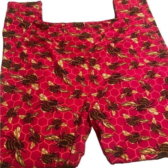 Lularoe size tall and. Curvy adorable bumble bee leggings so cut - Picture 2 of 2
